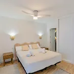 Apartment Deanes Califa *