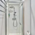 Deanes Califa Apartment