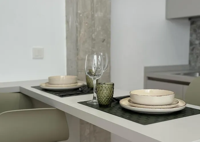 Deanes Califa Apartamento