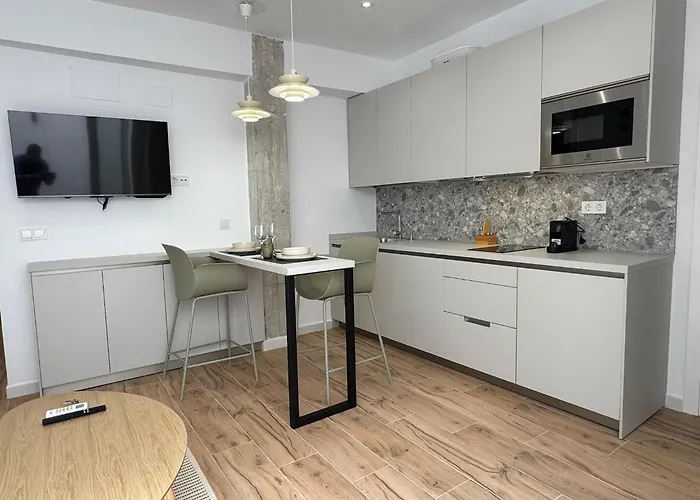 Deanes Califa Apartamento *