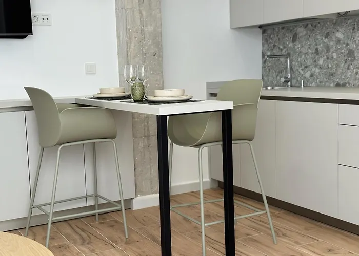 Deanes Califa Córdova