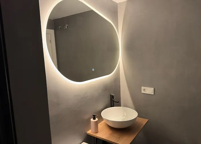 Deanes Califa * Córdova